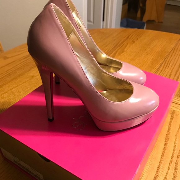 Rose Platform High Heels - Picture 4 of 7